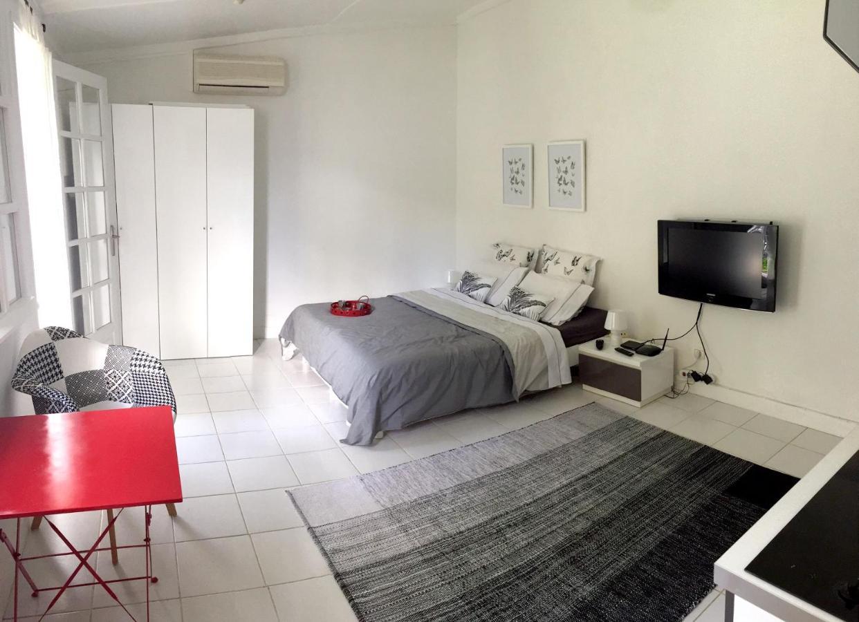 Studio Charmant Au Coeur De Boucan Canot 30 M² Avec Jardin Prive Saint-Paul Esterno foto