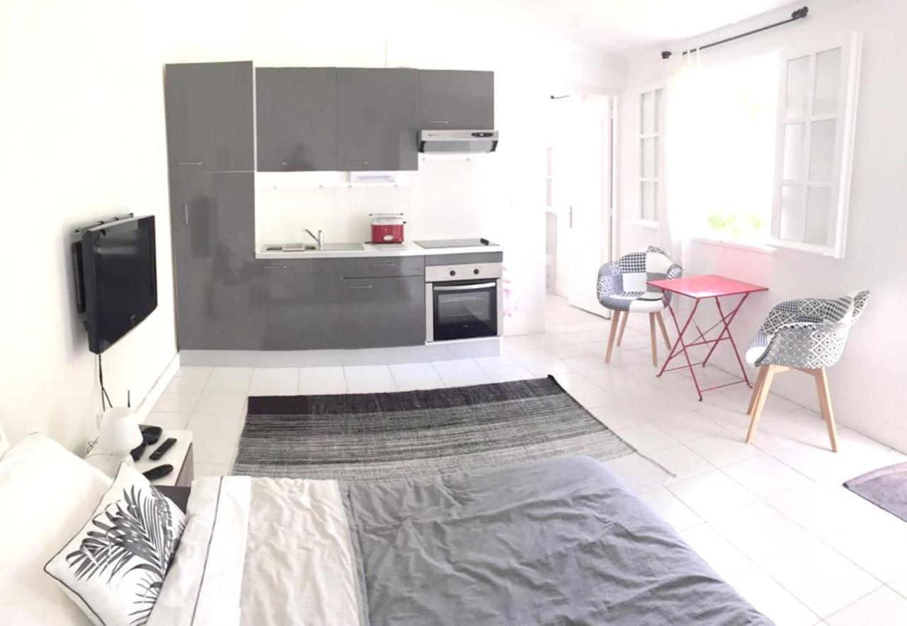 Studio Charmant Au Coeur De Boucan Canot 30 M² Avec Jardin Prive Saint-Paul Esterno foto